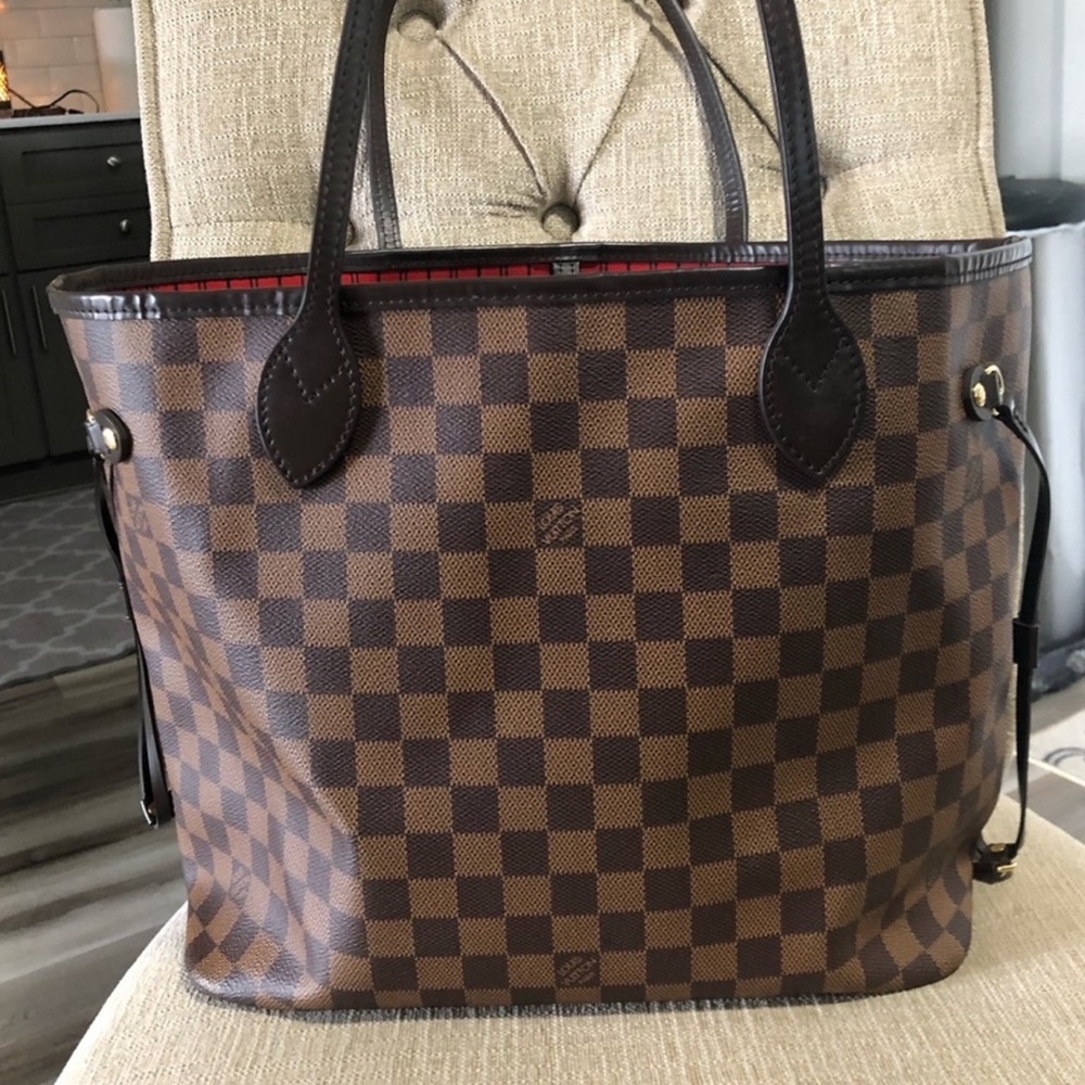 Lightly used Louis Vuitton neverFull MM